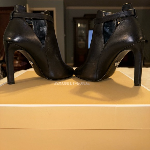 Michael Kors Women's Lawson High-Heel Buckled Open Toe Bootie. - Picture 6 of 6